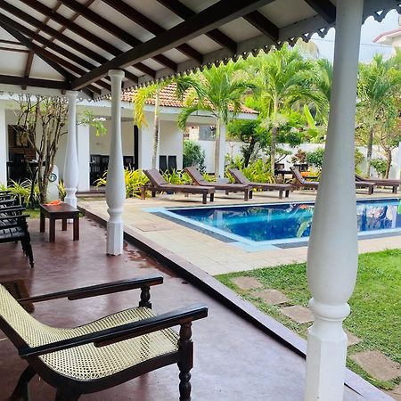 Sujeewani Villa Негомбо Екстериор снимка