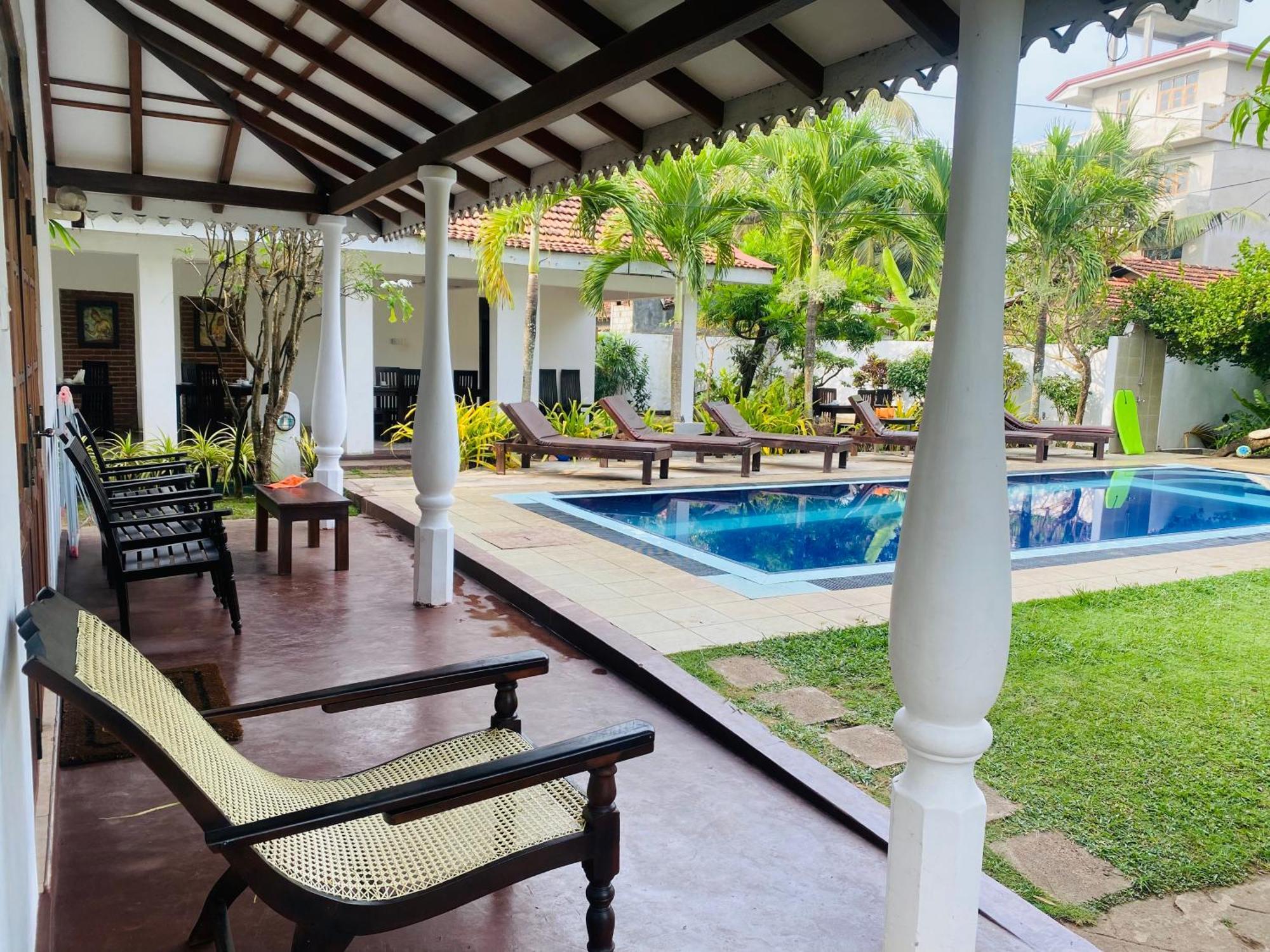 Sujeewani Villa Негомбо Екстериор снимка