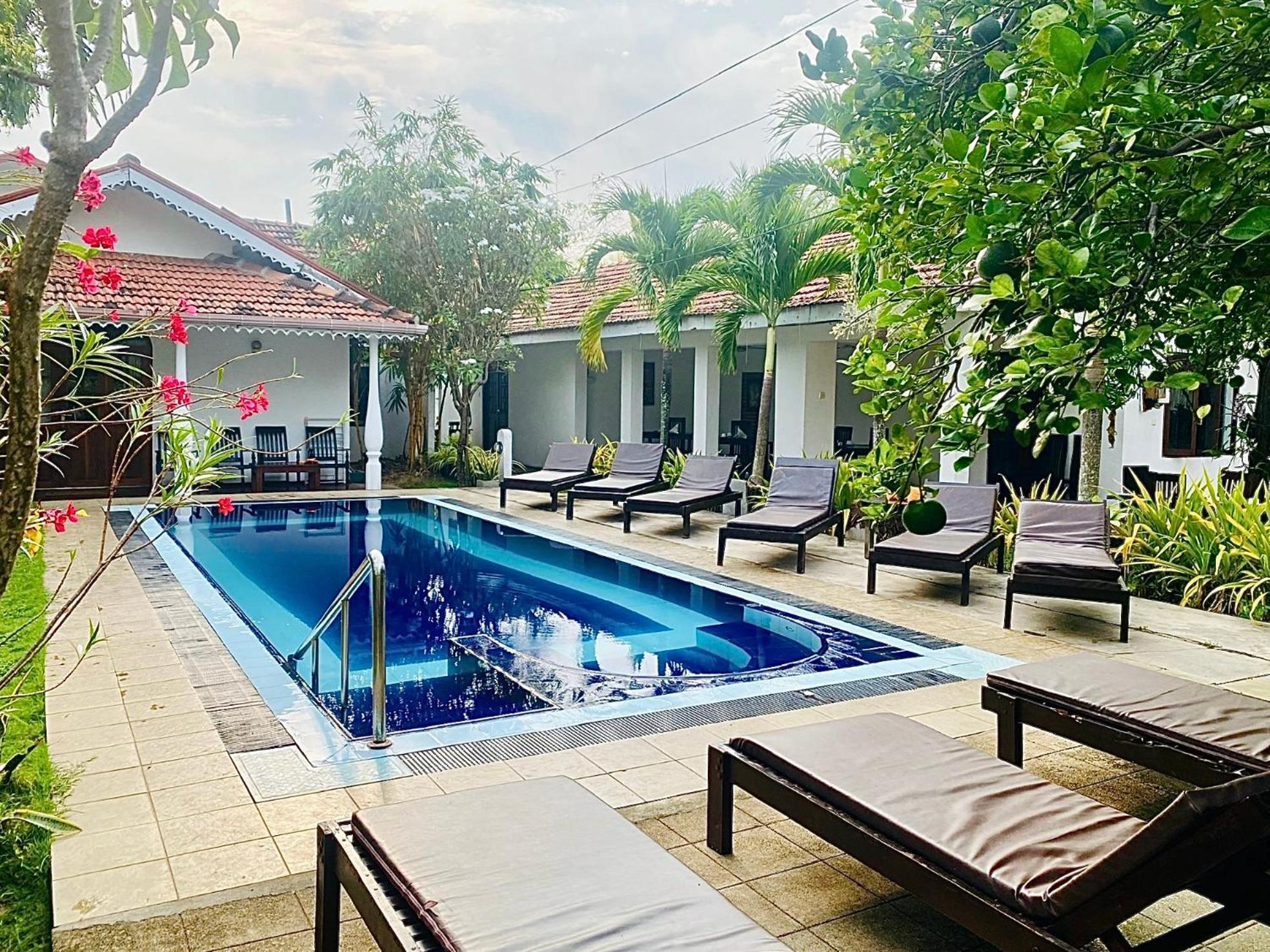 Sujeewani Villa Негомбо Екстериор снимка