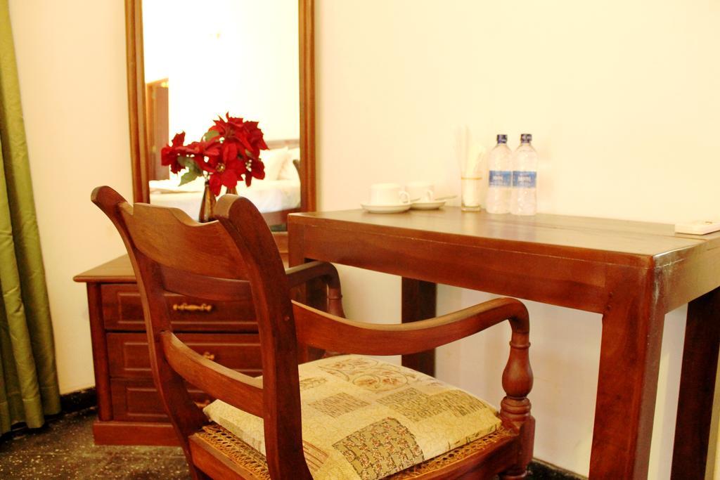 Sujeewani Villa Негомбо Екстериор снимка